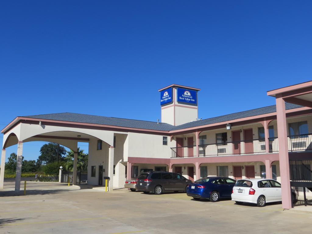 Americas Best Value Inn & Suites Hempstead Exterior photo