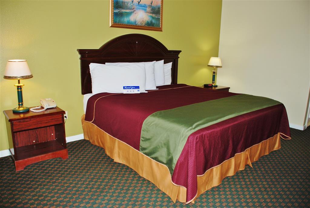 Americas Best Value Inn & Suites Hempstead Room photo