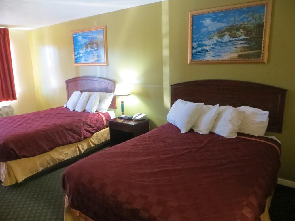 Americas Best Value Inn & Suites Hempstead Room photo