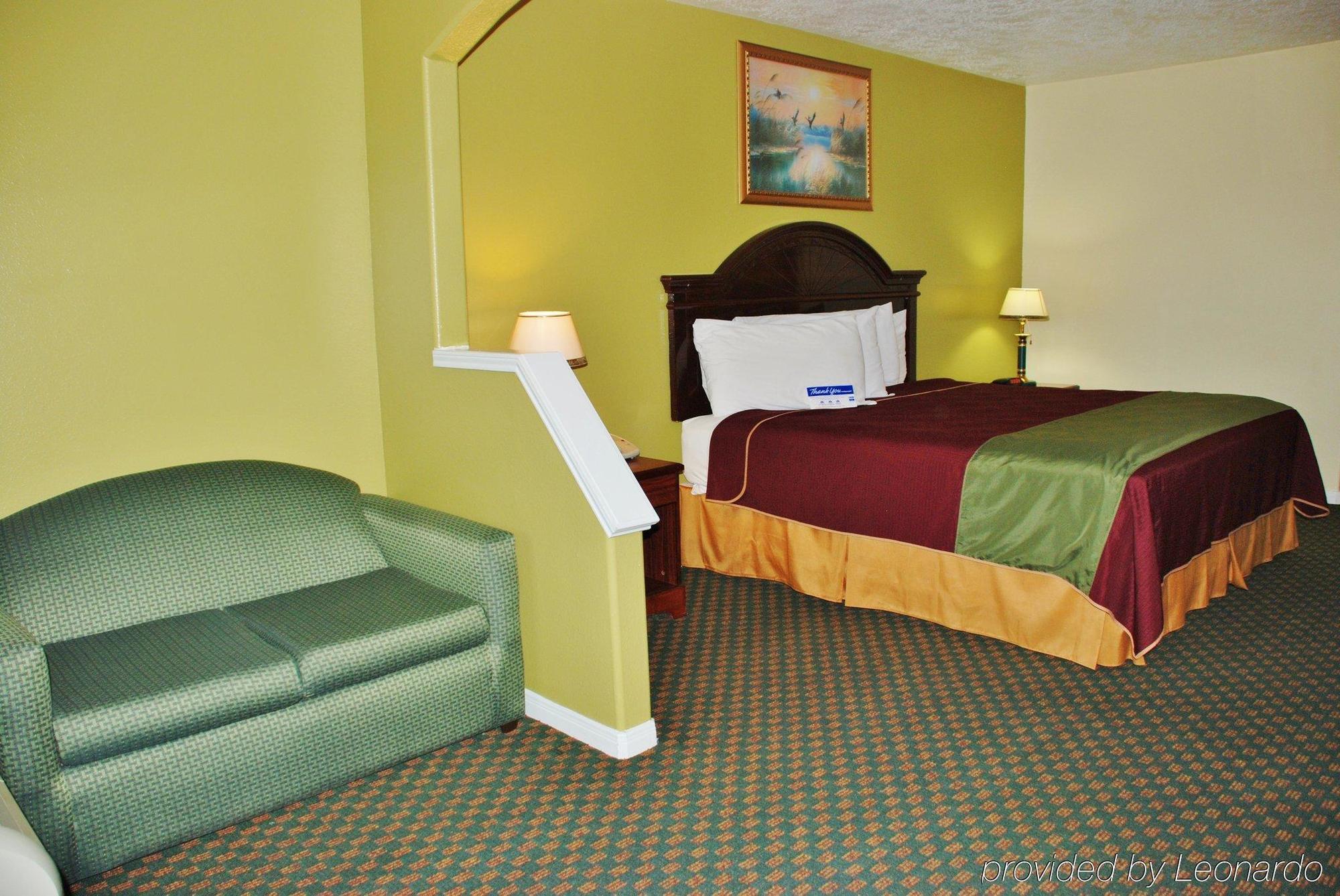 Americas Best Value Inn & Suites Hempstead Exterior photo