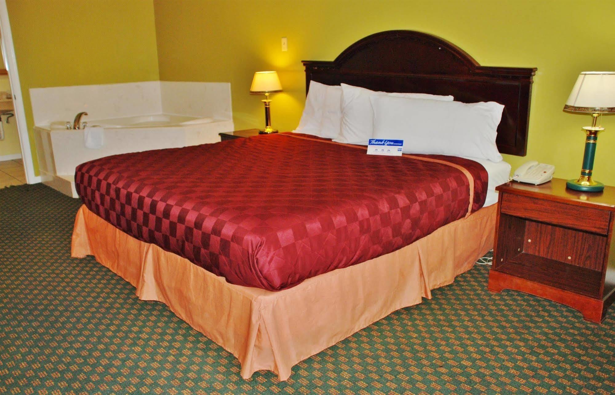 Americas Best Value Inn & Suites Hempstead Exterior photo